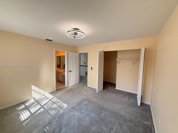 30 Windsor Ln, Palm Beach Gardens FL 33418