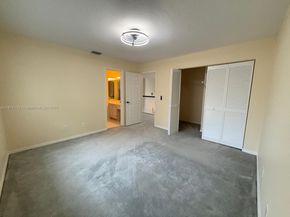 30 Windsor Ln, Palm Beach Gardens FL 33418