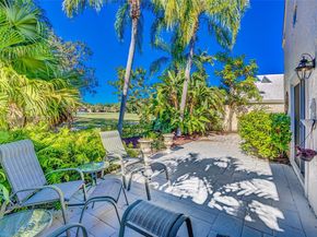 30 Windsor Ln, Palm Beach Gardens FL 33418
