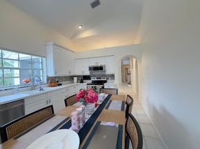 30 Windsor Ln, Palm Beach Gardens FL 33418