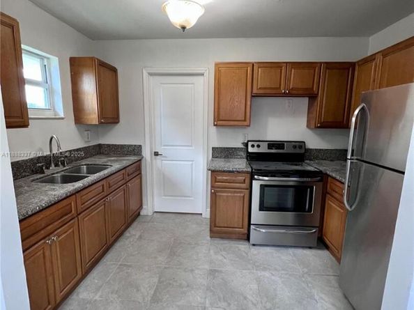 3630 NW 194th Ter, Miami Gardens FL 33056