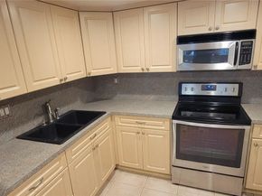 2731 Taft St 106, Hollywood FL 33020