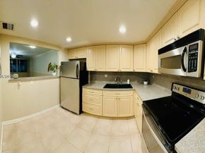 2731 Taft St 106, Hollywood FL 33020