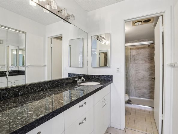 2981 N Nob Hill Rd 108, Sunrise FL 33322