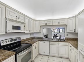 2981 N Nob Hill Rd 108, Sunrise FL 33322