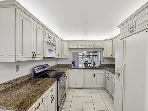 2981 N Nob Hill Rd 108, Sunrise FL 33322