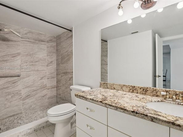 2981 N Nob Hill Rd 108, Sunrise FL 33322