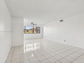 2981 N Nob Hill Rd 108, Sunrise FL 33322