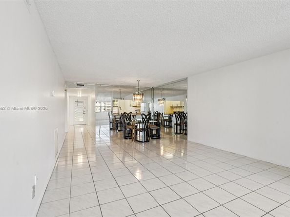 2981 N Nob Hill Rd 108, Sunrise FL 33322