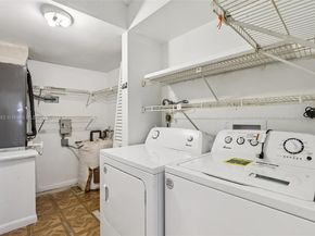 2981 N Nob Hill Rd 108, Sunrise FL 33322