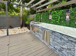 40 NW 125th St, North Miami FL 33168