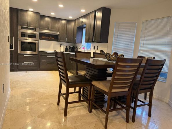 233 E Forest Oak Cir, Davie FL 33325