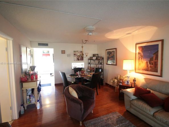 3001 NW 46th Ave 102, Lauderdale Lakes FL 33313