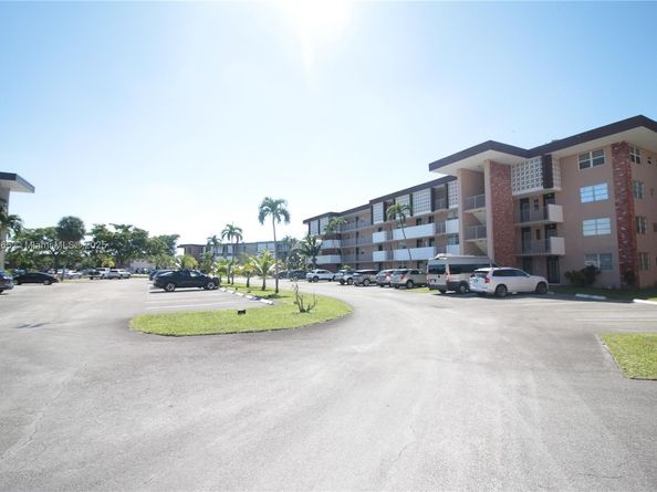 3001 NW 46th Ave 102, Lauderdale Lakes FL 33313