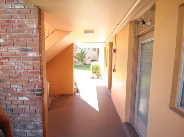 3001 NW 46th Ave 102, Lauderdale Lakes FL 33313