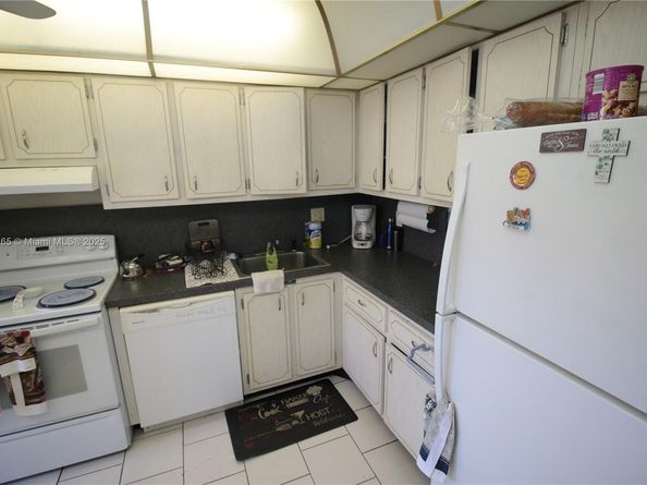 3001 NW 46th Ave 102, Lauderdale Lakes FL 33313