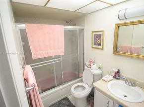 3001 NW 46th Ave 102, Lauderdale Lakes FL 33313