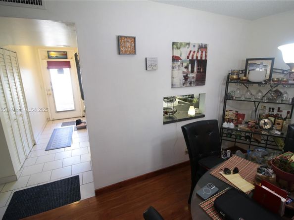 3001 NW 46th Ave 102, Lauderdale Lakes FL 33313