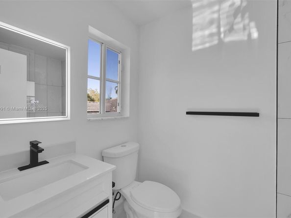 1170 Chenille Cir, Weston FL 33327