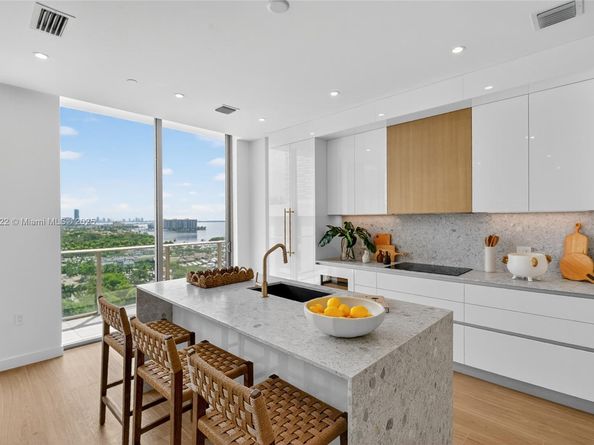 2655 S Bayshore Dr 1401, Miami FL 33133