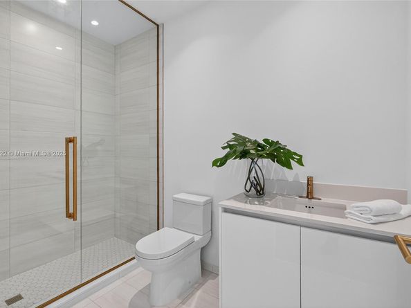 2655 S Bayshore Dr 1401, Miami FL 33133