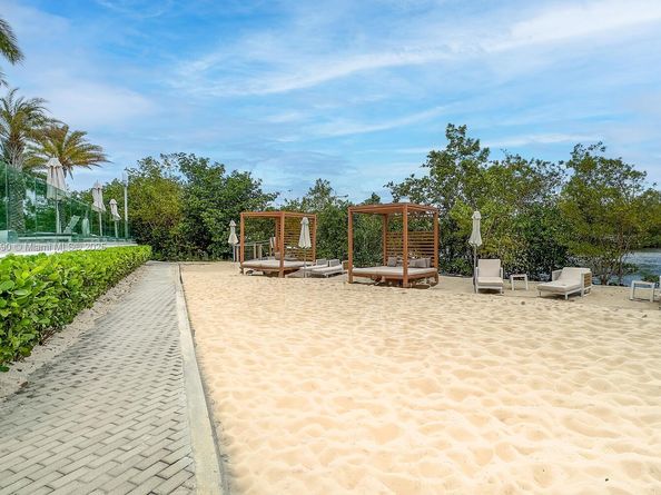16385 Biscayne Blvd 2904, North Miami Beach FL 33160