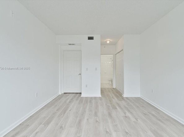 7910 N Nob Hill Rd 105, Tamarac FL 33321