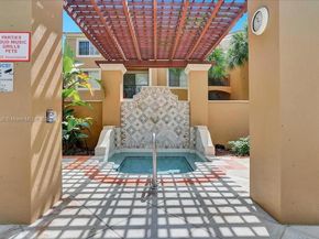 7910 N Nob Hill Rd 105, Tamarac FL 33321