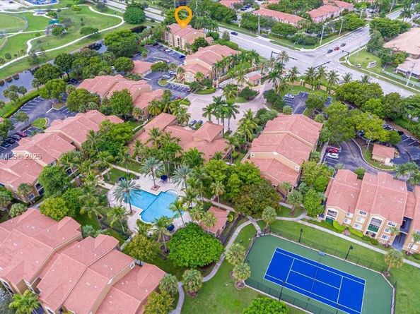 7910 N Nob Hill Rd 105, Tamarac FL 33321