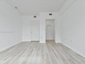 7910 N Nob Hill Rd 105, Tamarac FL 33321