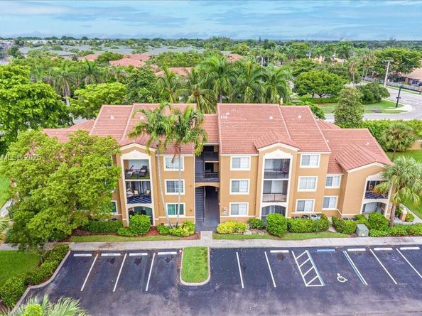 7910 N Nob Hill Rd 105, Tamarac FL 33321
