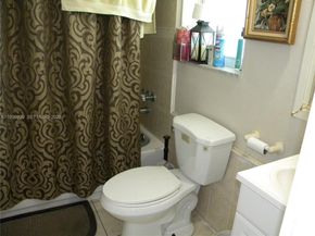 7527 SW 7th Ct, North Lauderdale FL 33068