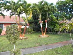 7527 SW 7th Ct, North Lauderdale FL 33068