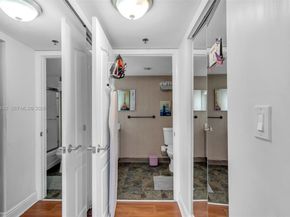 1200 Brickell Bay Dr 1924, Miami FL 33131