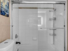 1200 Brickell Bay Dr 1924, Miami FL 33131