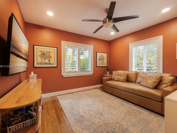 7220 SW 53rd Ct, Miami FL 33143