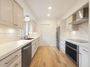 7220 SW 53rd Ct, Miami FL 33143