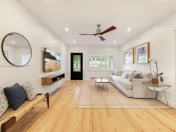 7220 SW 53rd Ct, Miami FL 33143