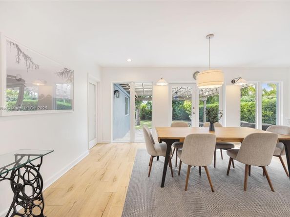 7220 SW 53rd Ct, Miami FL 33143