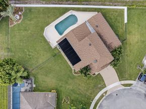 112 Camelot Ct, Royal Palm Beach FL 33411