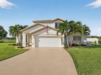 112 Camelot Ct