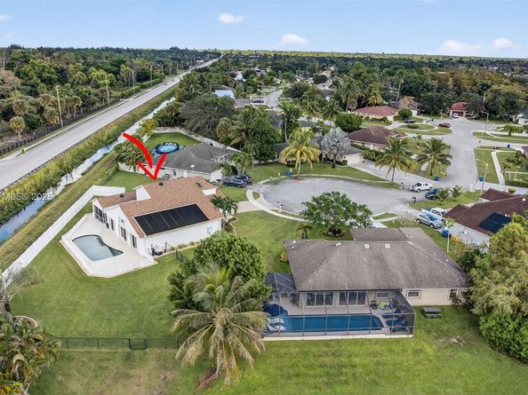 112 Camelot Ct, Royal Palm Beach FL 33411