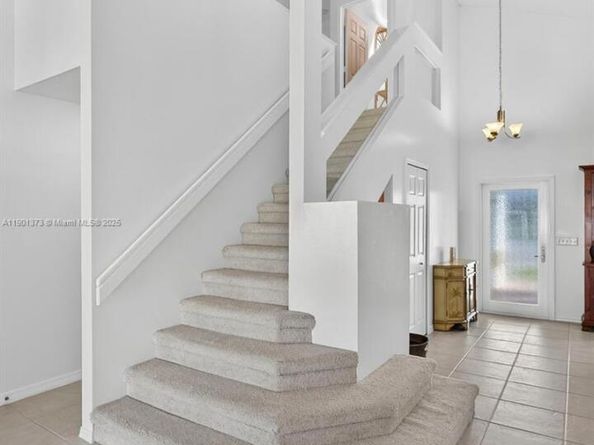 112 Camelot Ct, Royal Palm Beach FL 33411