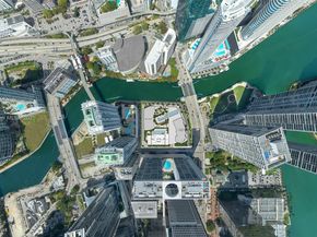 77 SE 5th St 2410, Miami FL 33131