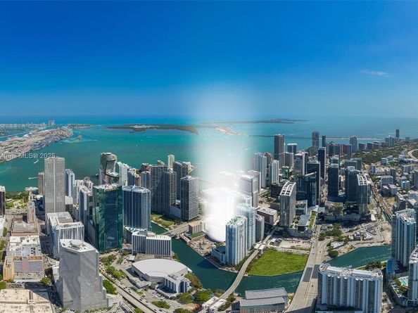 77 SE 5th St 2410, Miami FL 33131