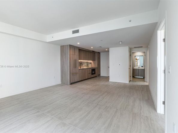 77 SE 5th St 2410, Miami FL 33131