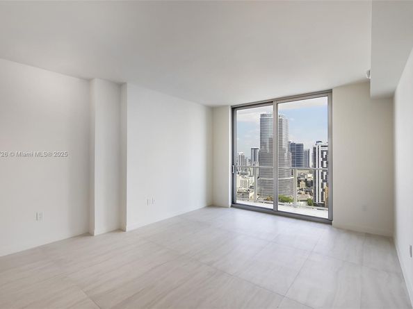 77 SE 5th St 2410, Miami FL 33131
