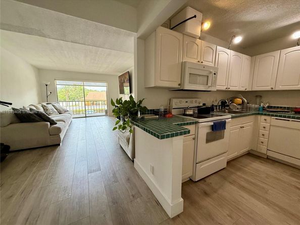 480 NW 20th St 207, Boca Raton FL 33431