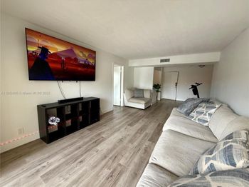 480 NW 20th St