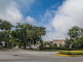 9430 Live Oak Pl 407, Davie FL 33324